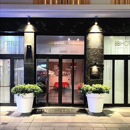 Bb Smarthotel Duomo מלון 4*